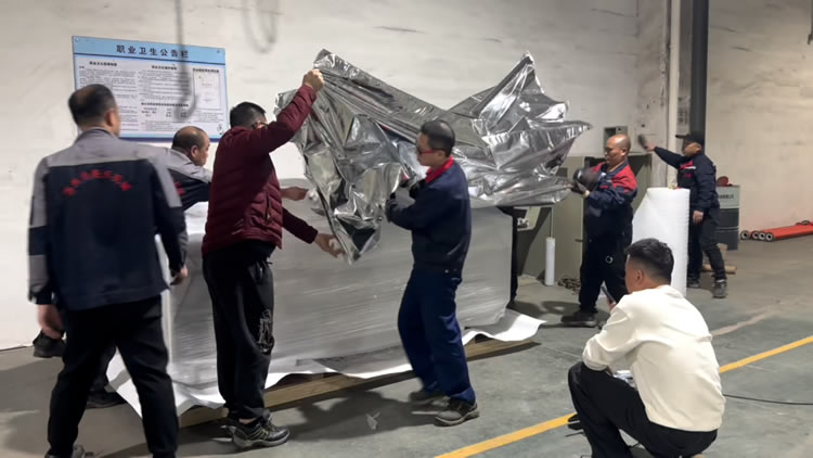 鋁箔分切機(jī) 鋁箔分切機(jī)