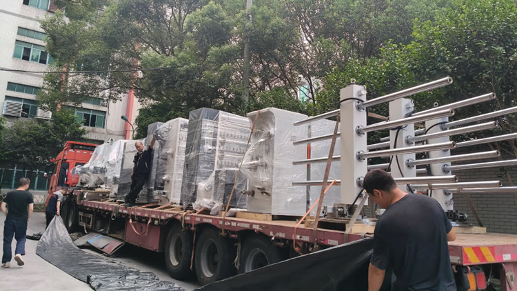 拆封拉線機(jī)要發(fā)走啦